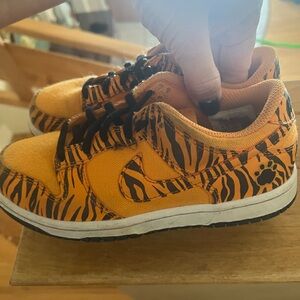 Nike Kids Dunk Low NN PE "Tiger Stripes" sneakers